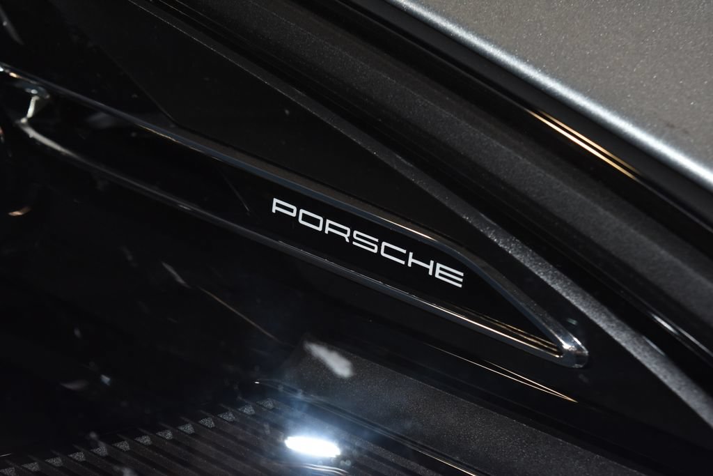 Certified 2026 Porsche Macan AWD/4WD image 27