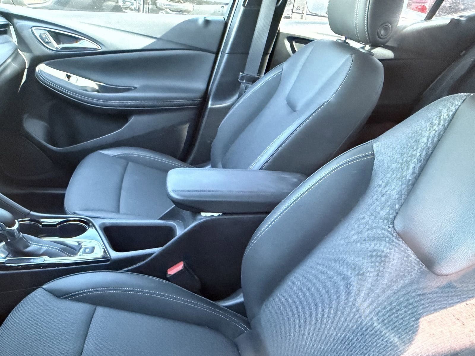 Certified 2024 Buick Encore GX Preferred w/ Comfort Package AWD/4WD image 11