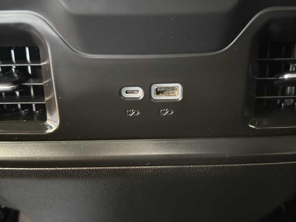 Used 2024 Chevrolet Silverado 1500 RST AWD/4WD image 15