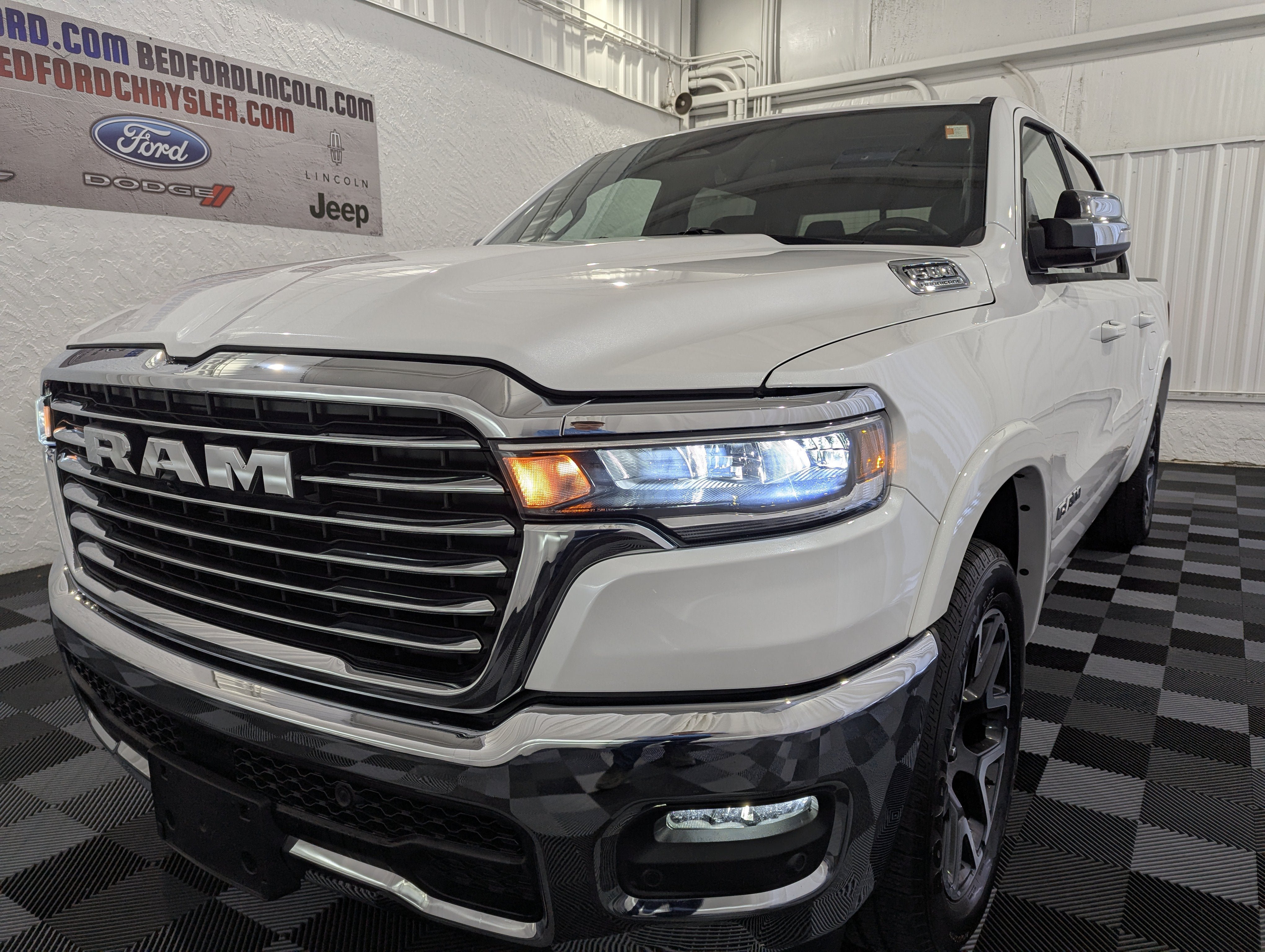 Used 2026 RAM 1500 Laramie AWD/4WD image 3