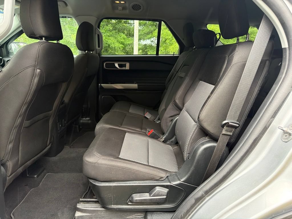 Used 2023 Ford Explorer XLT AWD/4WD image 22