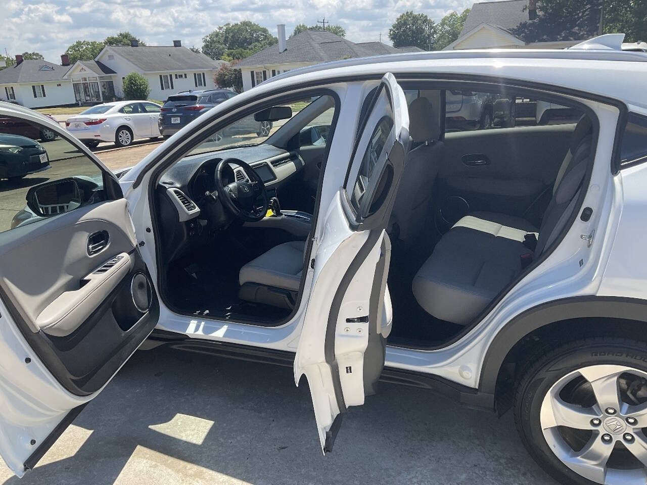 Used 2016 Honda HR-V EX-L image 9