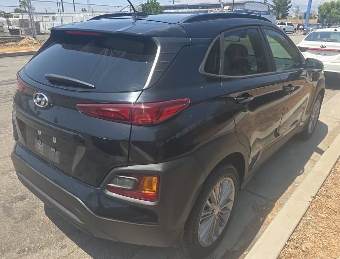 Used 2018 Hyundai Kona SEL w/ SEL Tech Package 02 FWD image 2