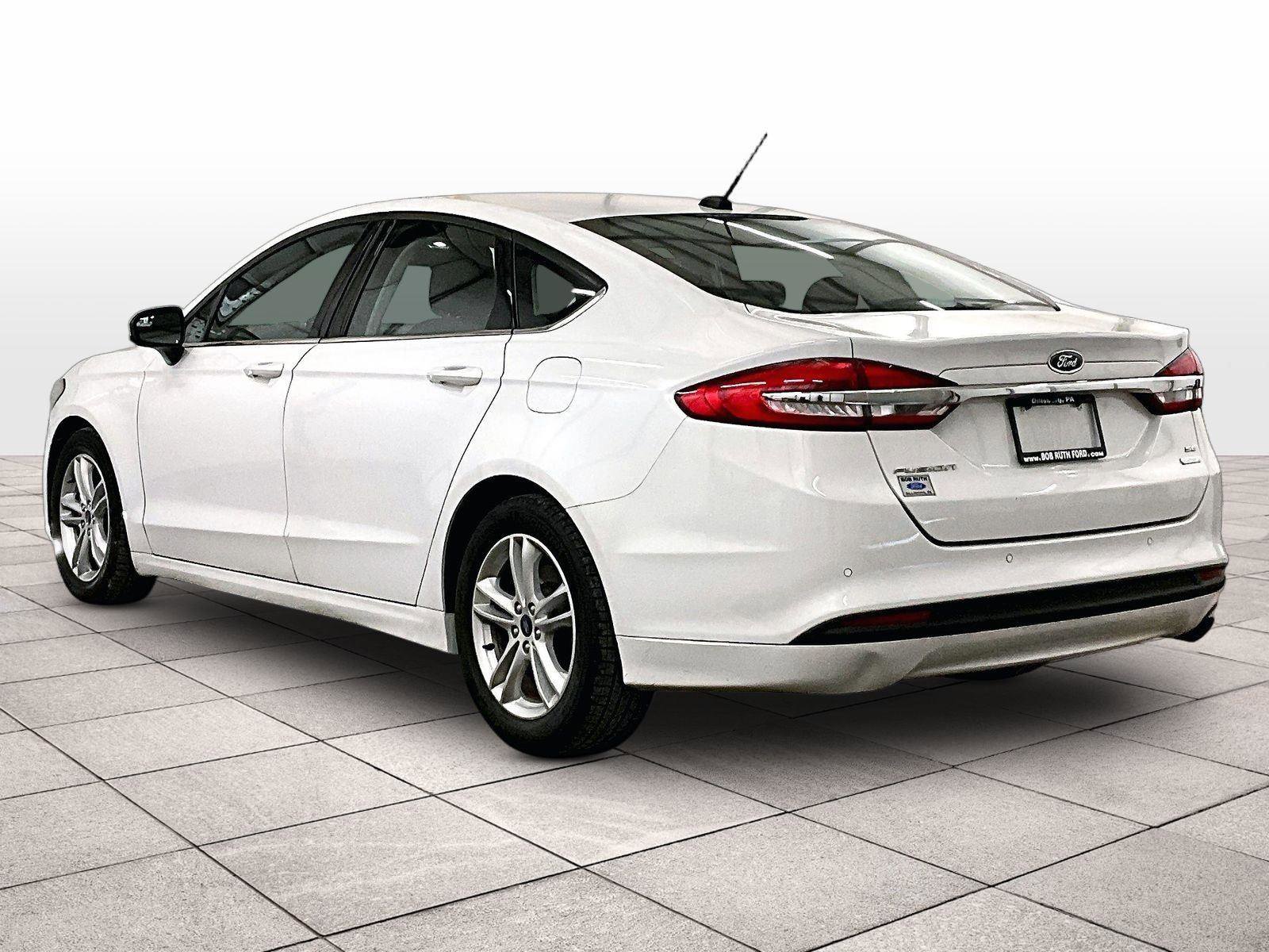 Used 2018 Ford Fusion SE w/ Fusion SE Technology Package image 10