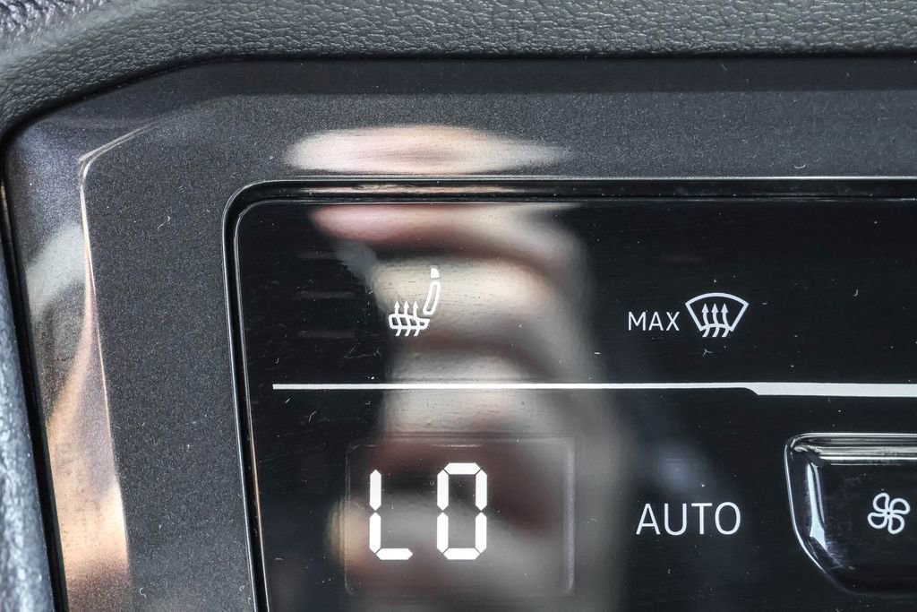 Used 2024 Volkswagen Tiguan SE R-Line AWD/4WD image 25