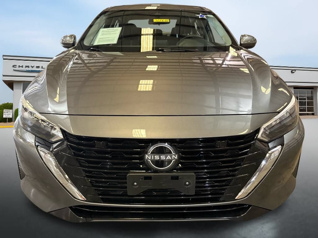Used 2025 Nissan Sentra SV FWD image 8