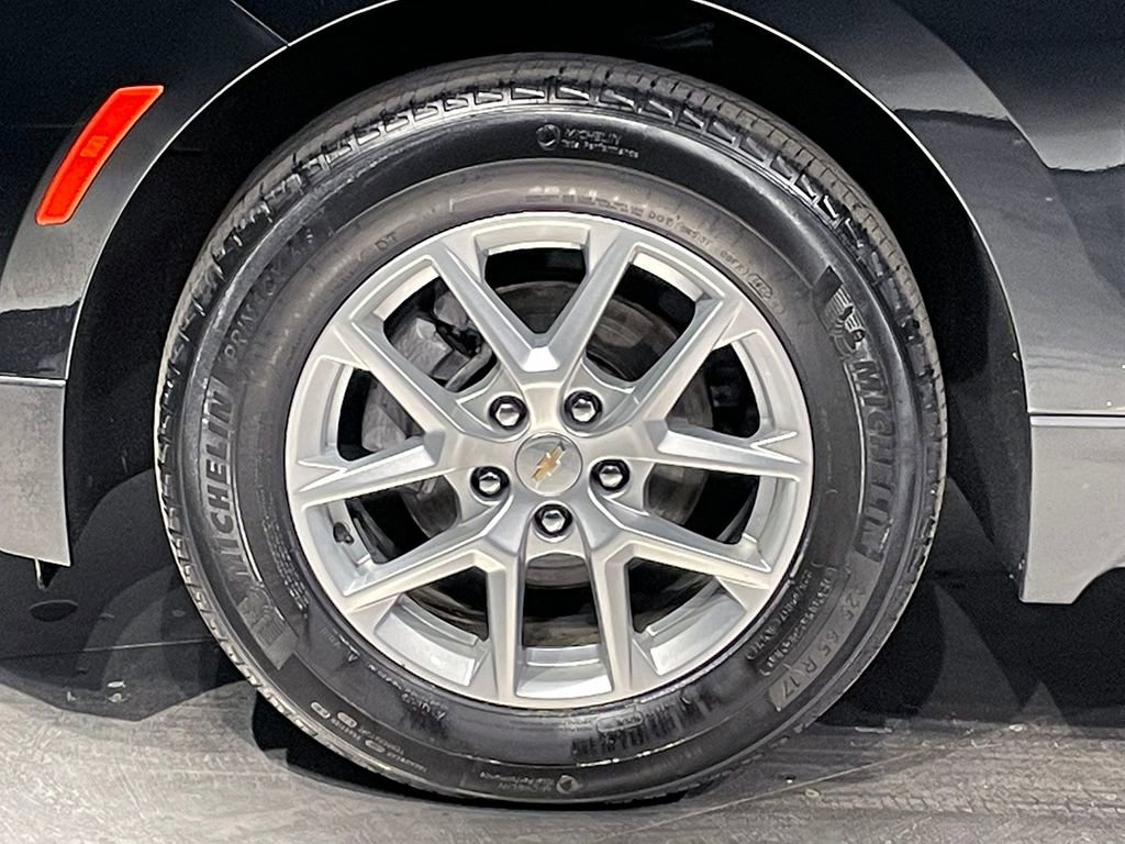 Used 2023 Chevrolet Equinox LS image 36