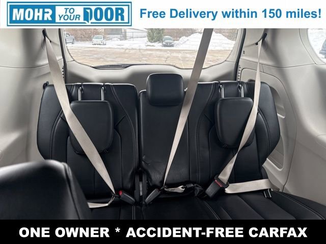 Used 2024 Chrysler Pacifica Touring-L image 29