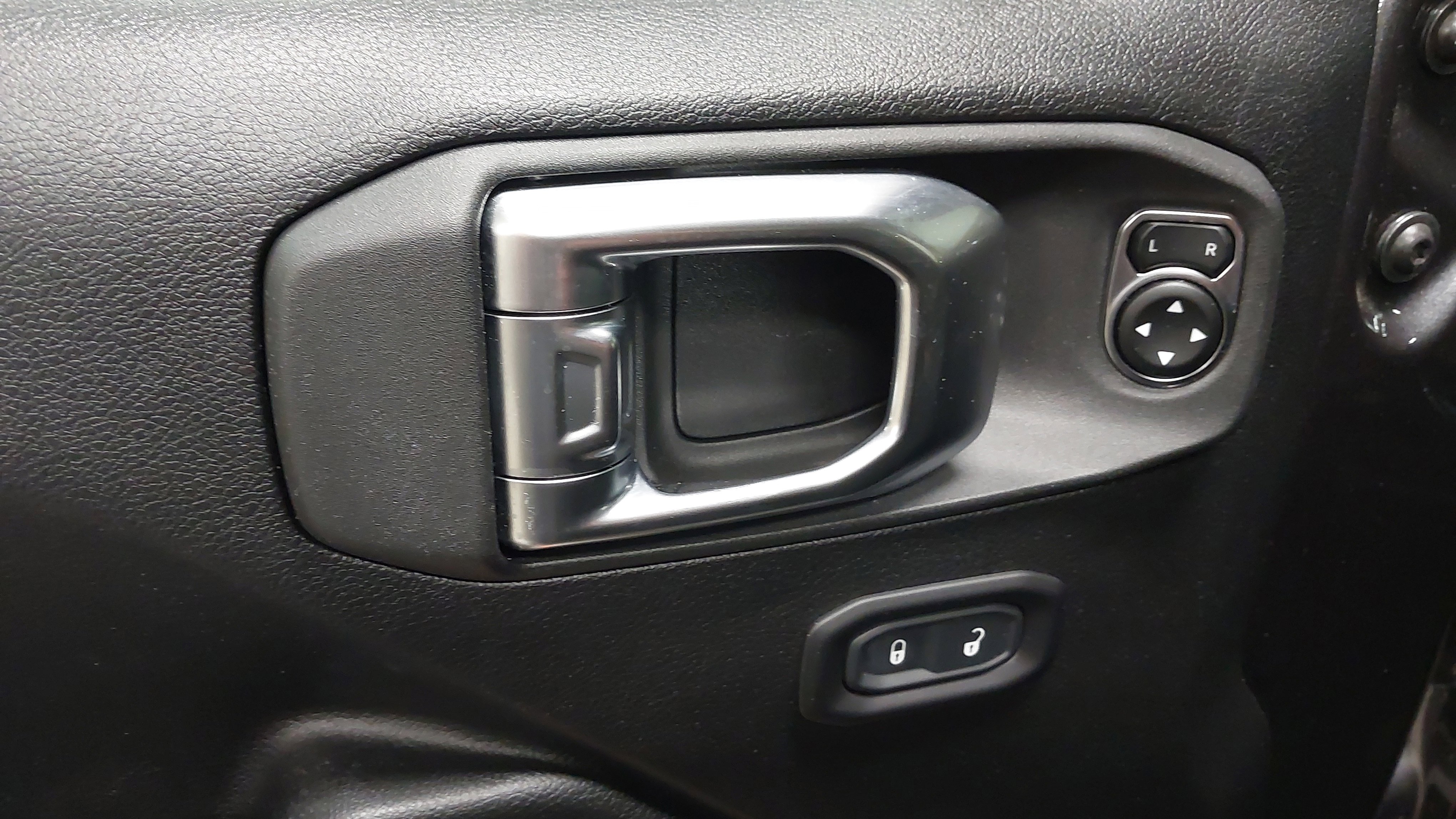 Used 2022 Jeep Wrangler Rubicon w/ Steel Bumper Group image 25