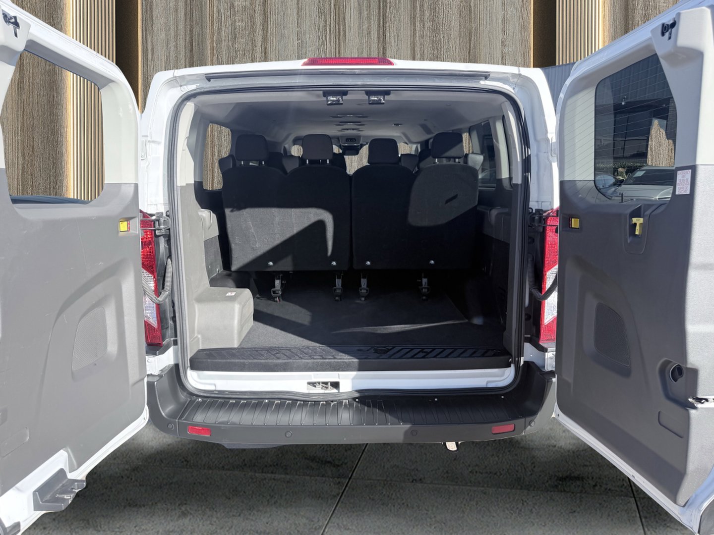 Used 2023 Ford Transit 350 XLT image 57