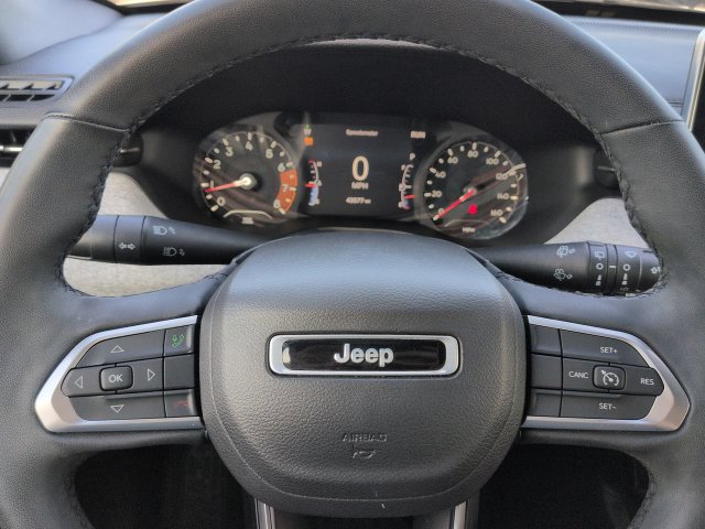 Certified 2023 Jeep Compass Latitude w/ Convenience Group AWD/4WD image 27