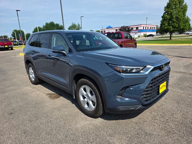 Used 2025 Toyota Grand Highlander FWD image 5