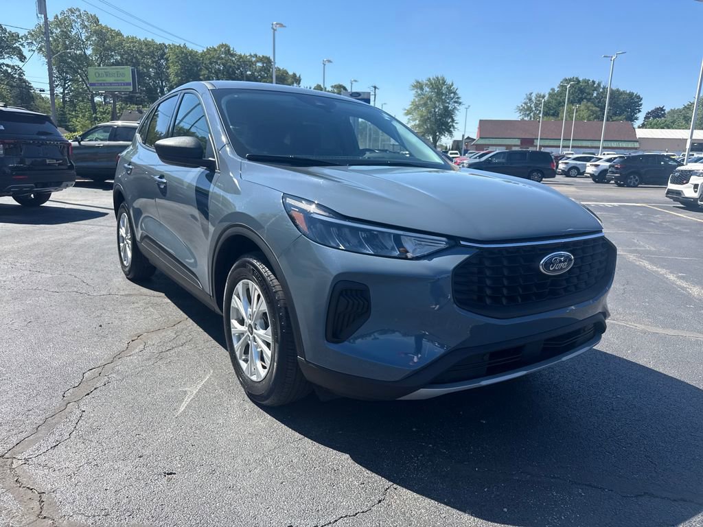 Used 2025 Ford Escape Active FWD image 4