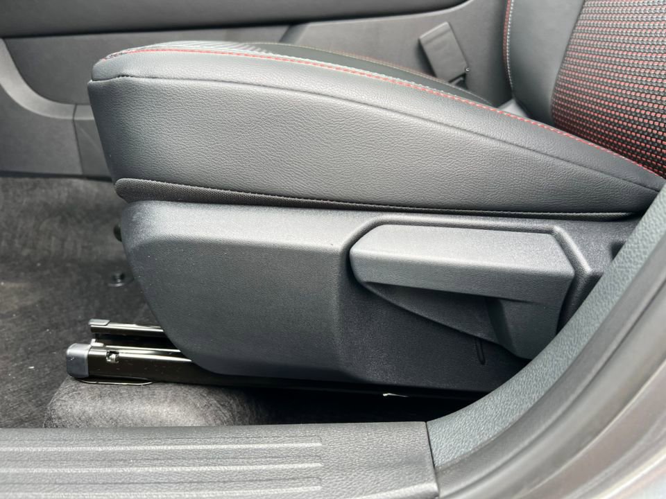 New 2026 Nissan Kicks SR w/ SR Premium Package image 9