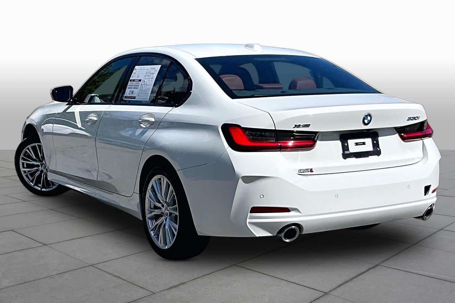 Used 2023 BMW 330i xDrive Sedan w/ Driving Assistance Package AWD/4WD image 12