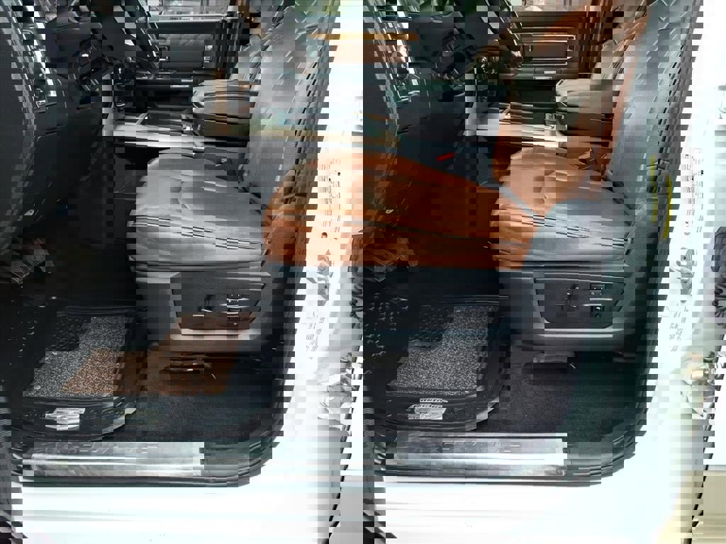 Used 2014 RAM 3500 Laramie Longhorn w/ Convenience Group image 14