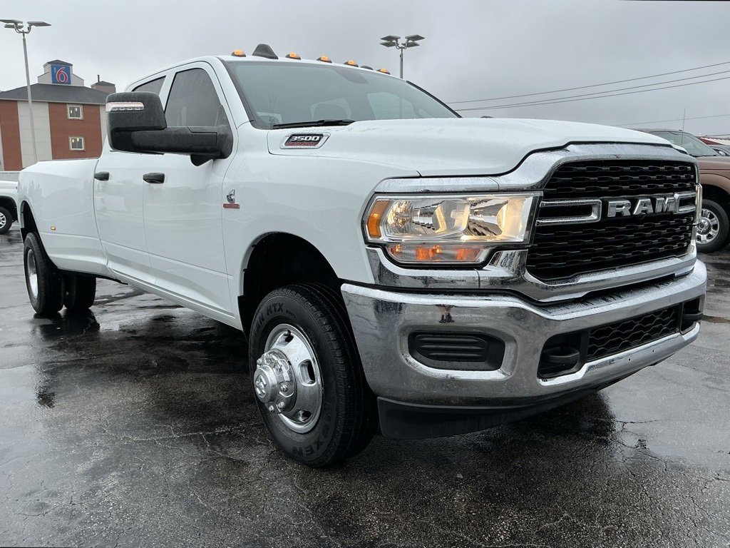 Used 2024 RAM 3500 Tradesman w/ Towing Technology Group image 4