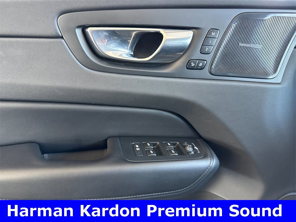Certified 2023 Volvo XC60 B5 Plus image 10