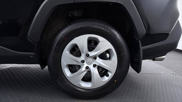 Used 2024 Toyota RAV4 LE FWD image 32