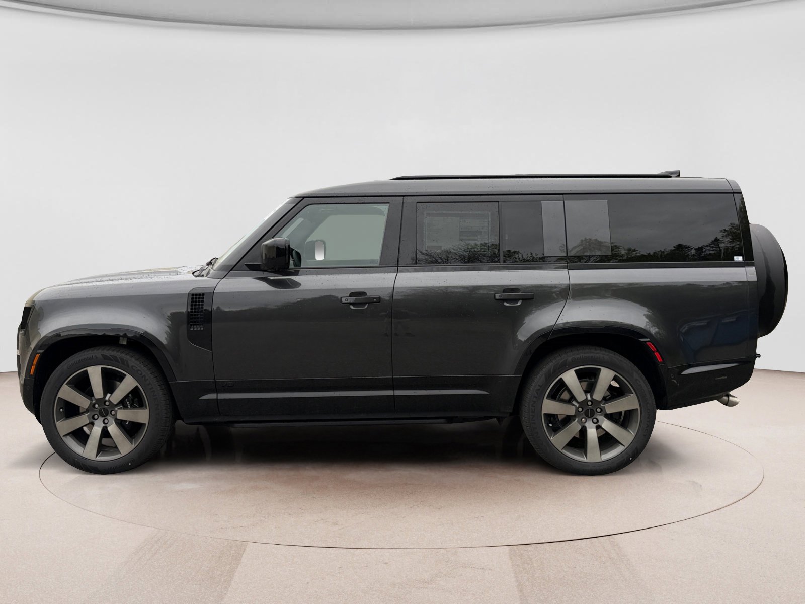 New 2026 Land Rover Defender 130 V8 AWD/4WD image 2
