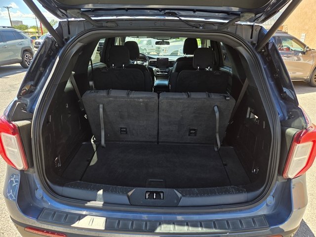 Used 2020 Ford Explorer XLT image 11