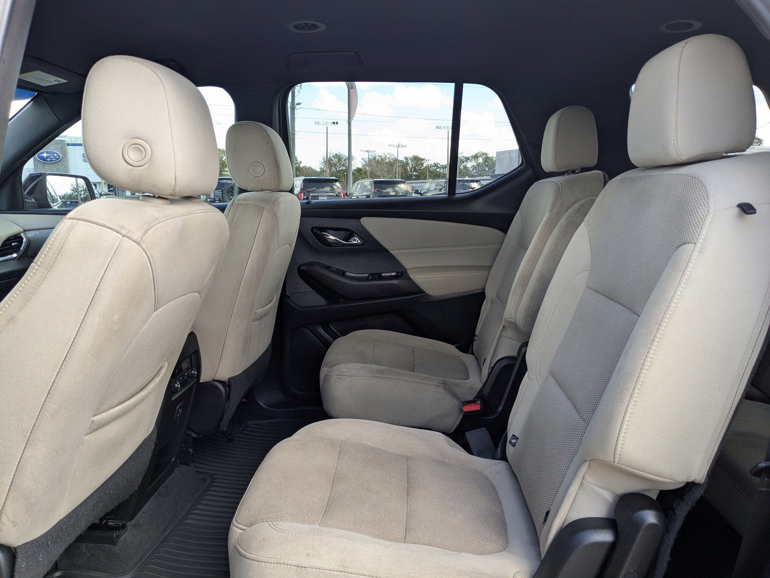 Used 2023 Chevrolet Traverse LT image 14