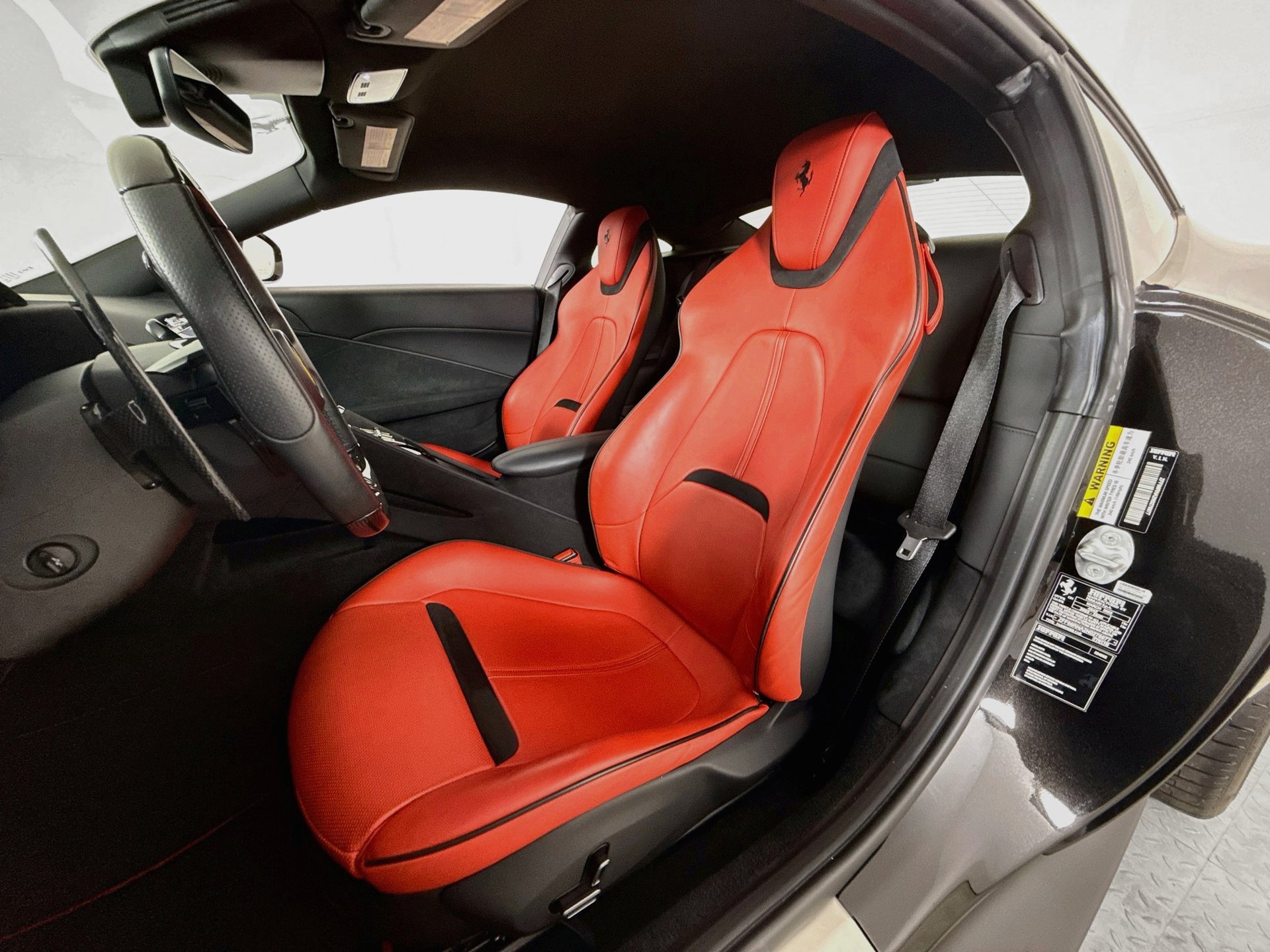 Certified 2022 Ferrari Roma RWD image 9