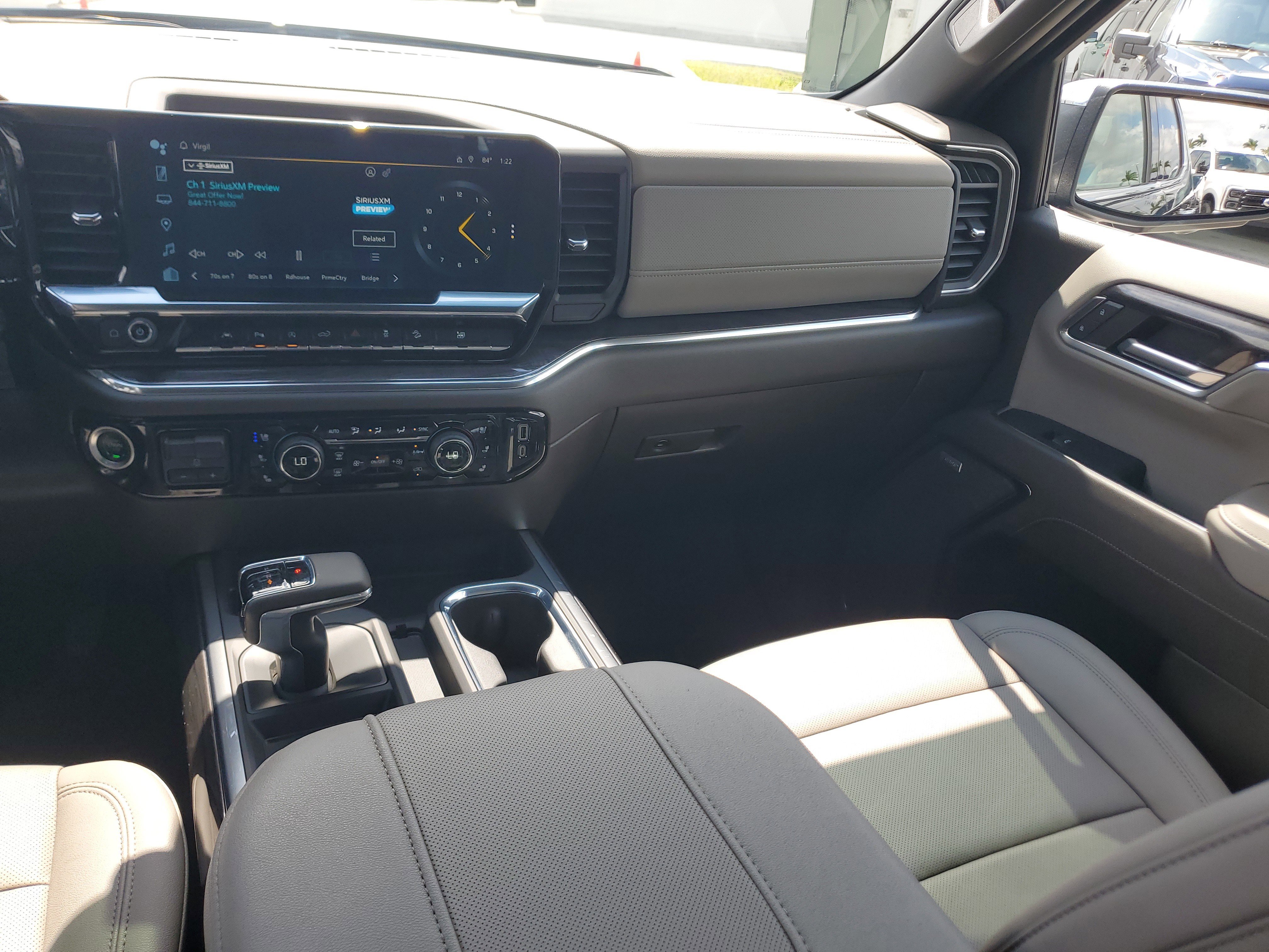 Used 2024 Chevrolet Silverado 1500 LTZ AWD/4WD image 15