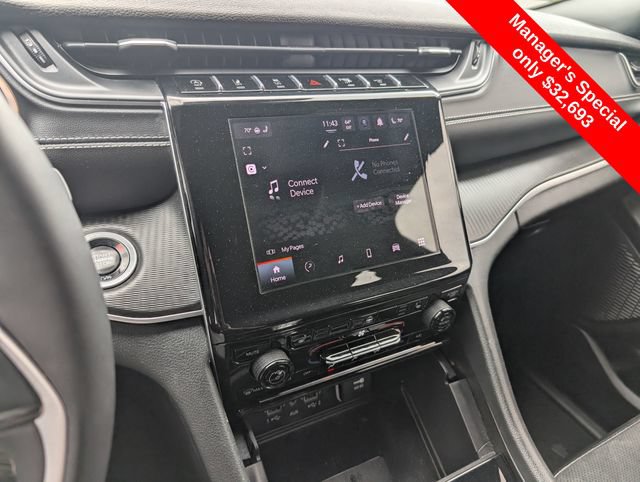 Used 2025 Jeep Grand Cherokee Altitude AWD/4WD image 21