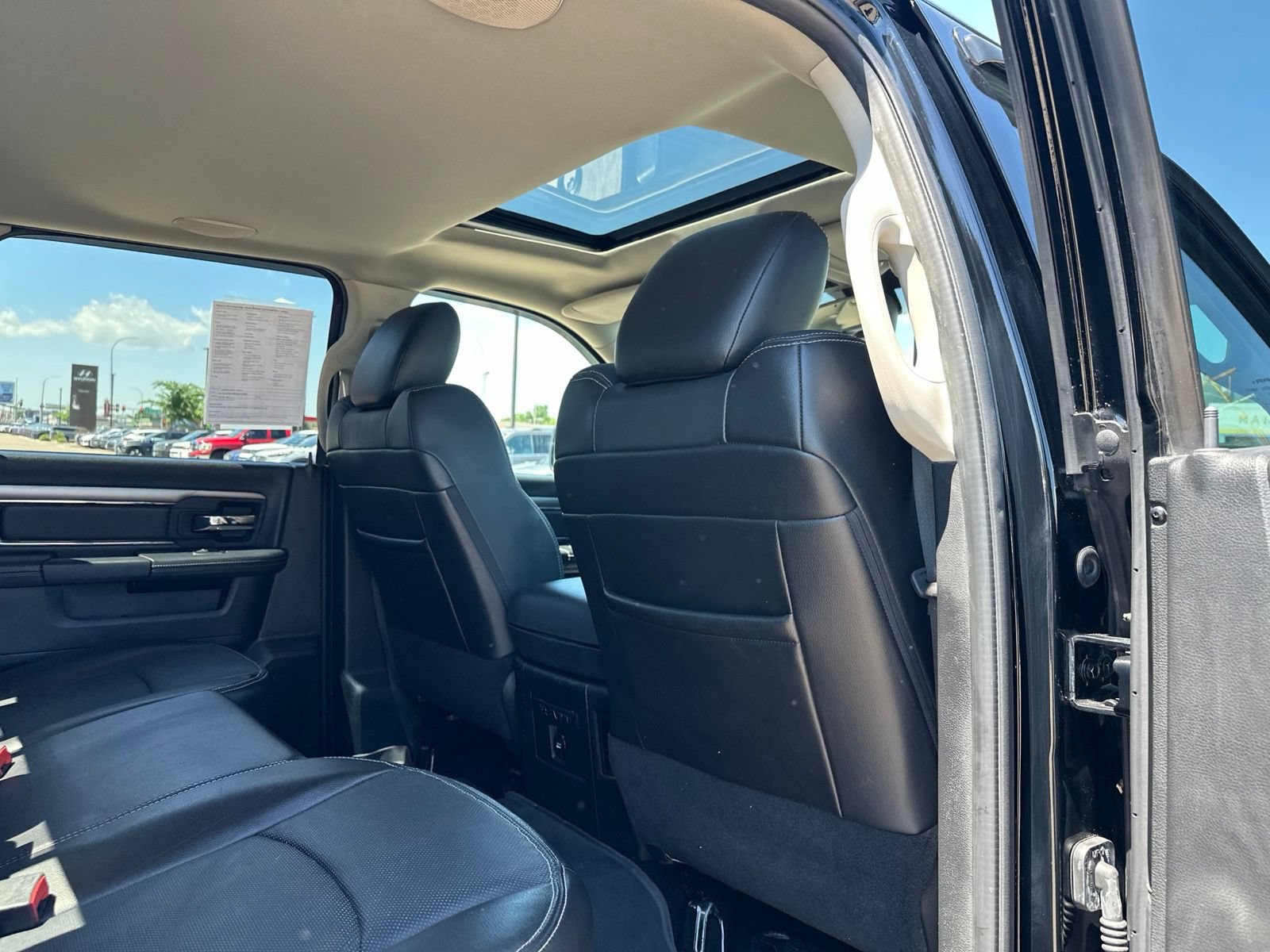 Used 2014 RAM 1500 Sport w/ Remote Start & Security Group AWD/4WD image 31
