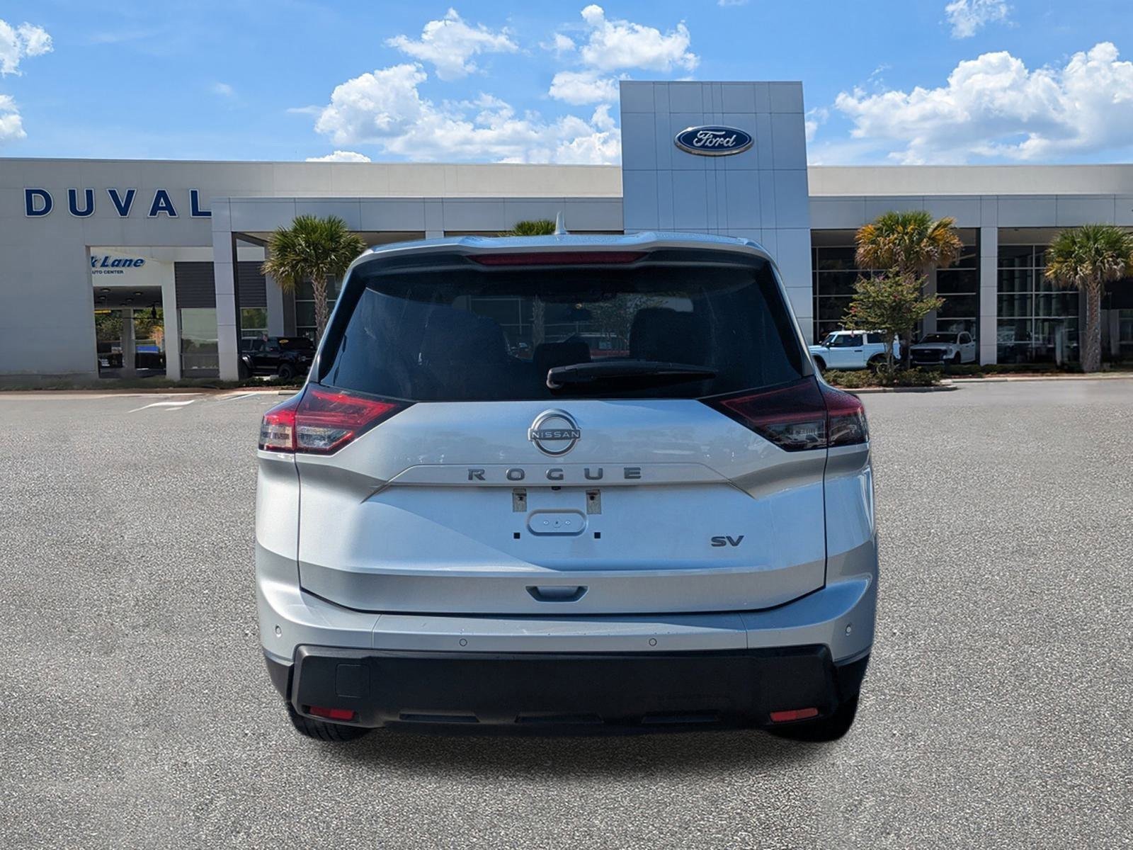 Used 2024 Nissan Rogue SV image 4