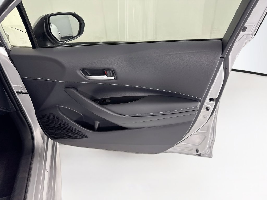 Used 2025 Toyota Corolla SE FWD image 25
