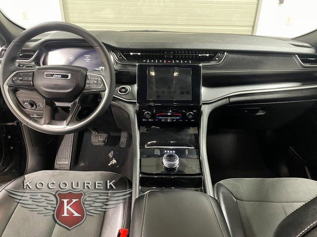Used 2023 Jeep Grand Cherokee Altitude image 13