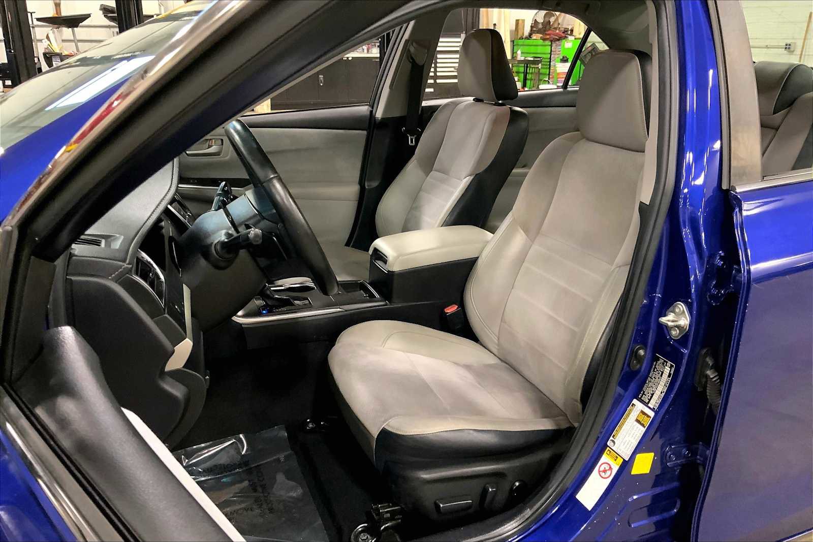 Used 2015 Toyota Camry XSE image 9