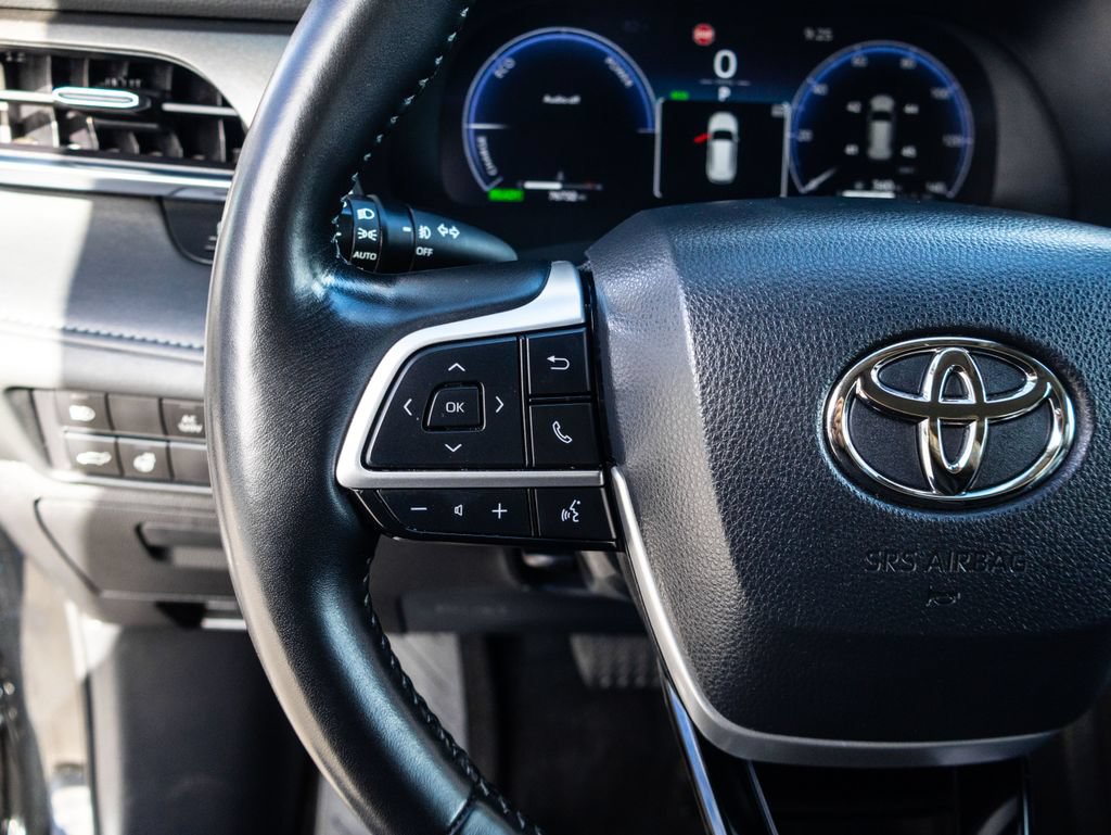Used 2023 Toyota Highlander Limited AWD/4WD image 41