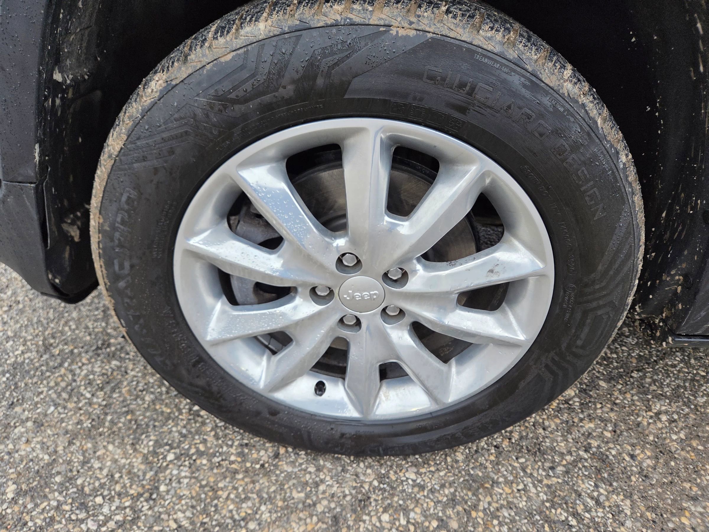 Used 2017 Jeep Cherokee Limited image 8