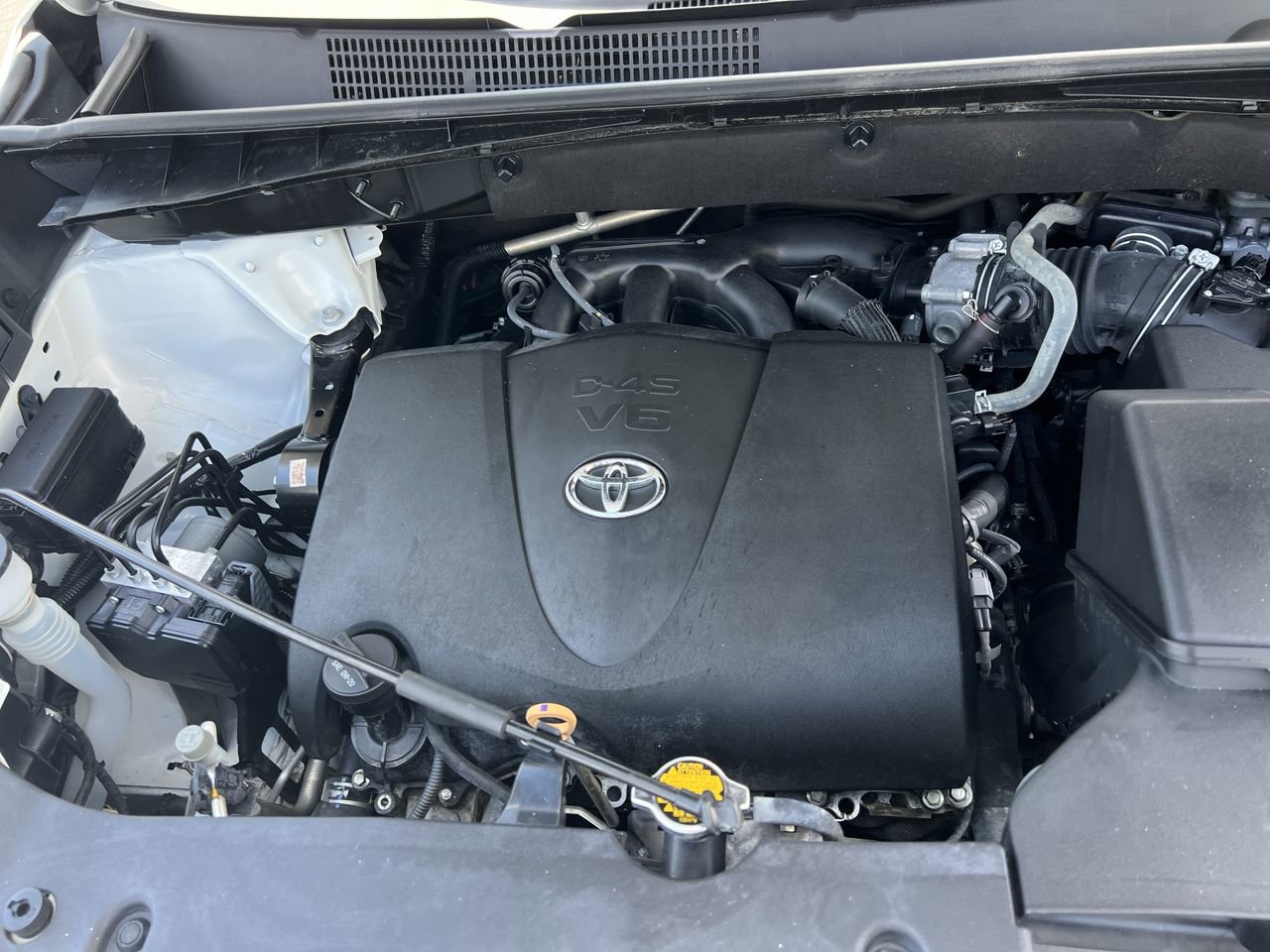 Used 2017 Toyota Highlander XLE AWD/4WD image 35