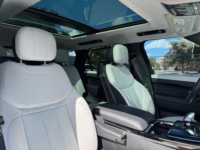 Used 2024 Land Rover Range Rover Sport Dynamic SE image 32