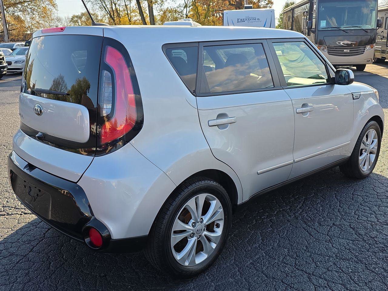 Used 2016 Kia Soul + FWD image 2