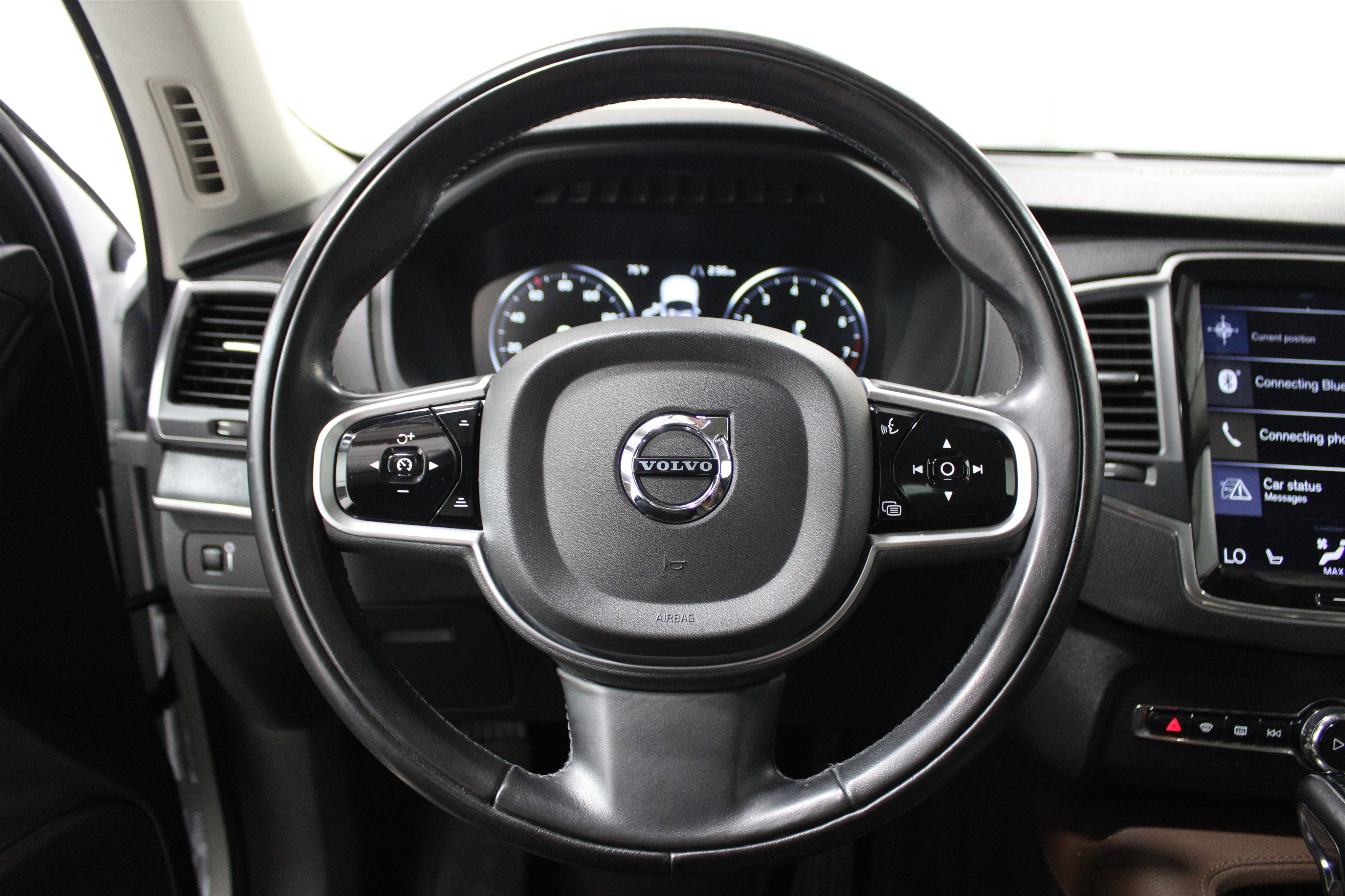 Used 2020 Volvo XC90 T6 Momentum AWD/4WD image 8