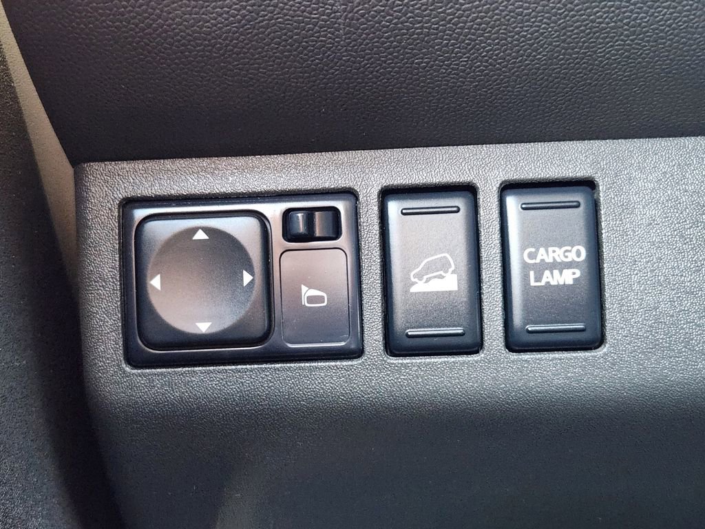 Used 2017 Nissan Frontier PRO-4X w/ Pro-4x Luxury Package image 18