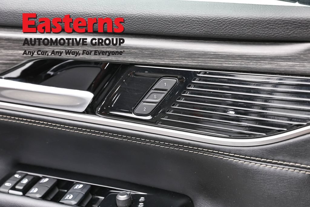 Used 2024 Jeep Wagoneer L Series II RWD image 21