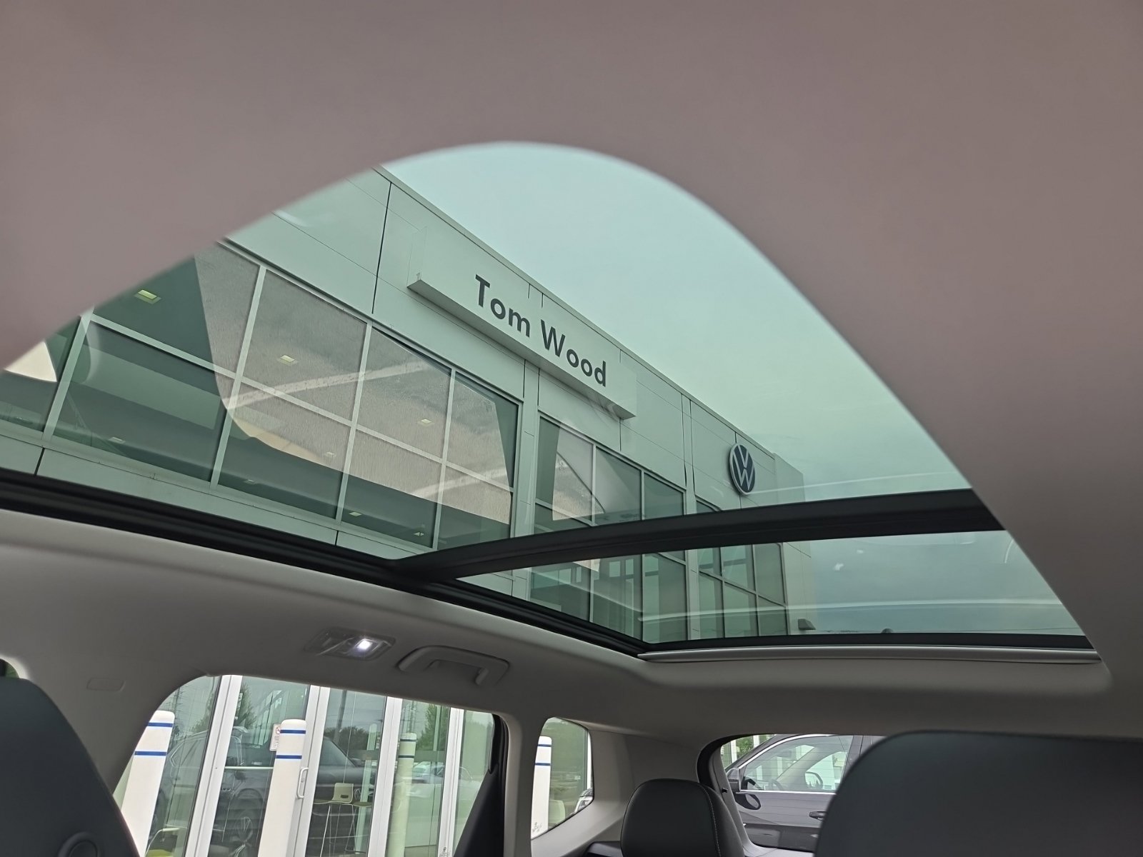 New 2027 Volkswagen Taos SE AWD/4WD image 18