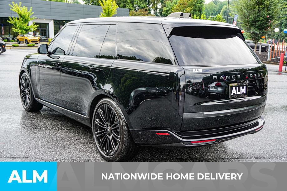 Used 2025 Land Rover Range Rover Long Wheelbase SE AWD/4WD image 4