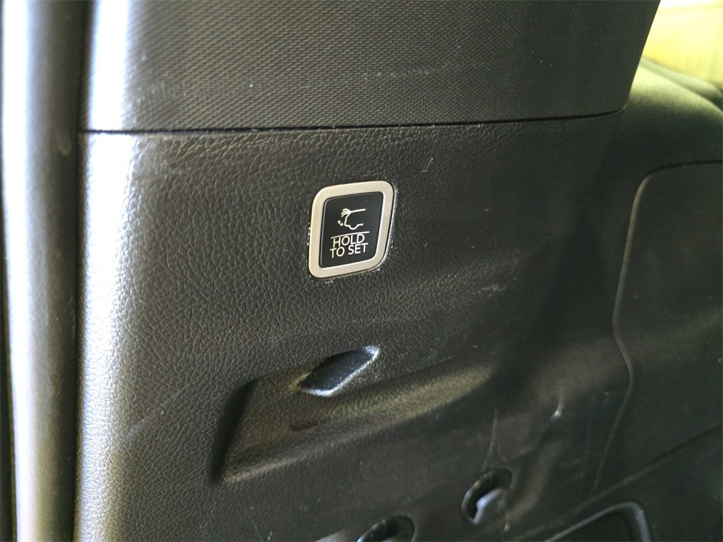 Used 2024 Jeep Wagoneer L Series II w/ Flexible Seating Group image 14