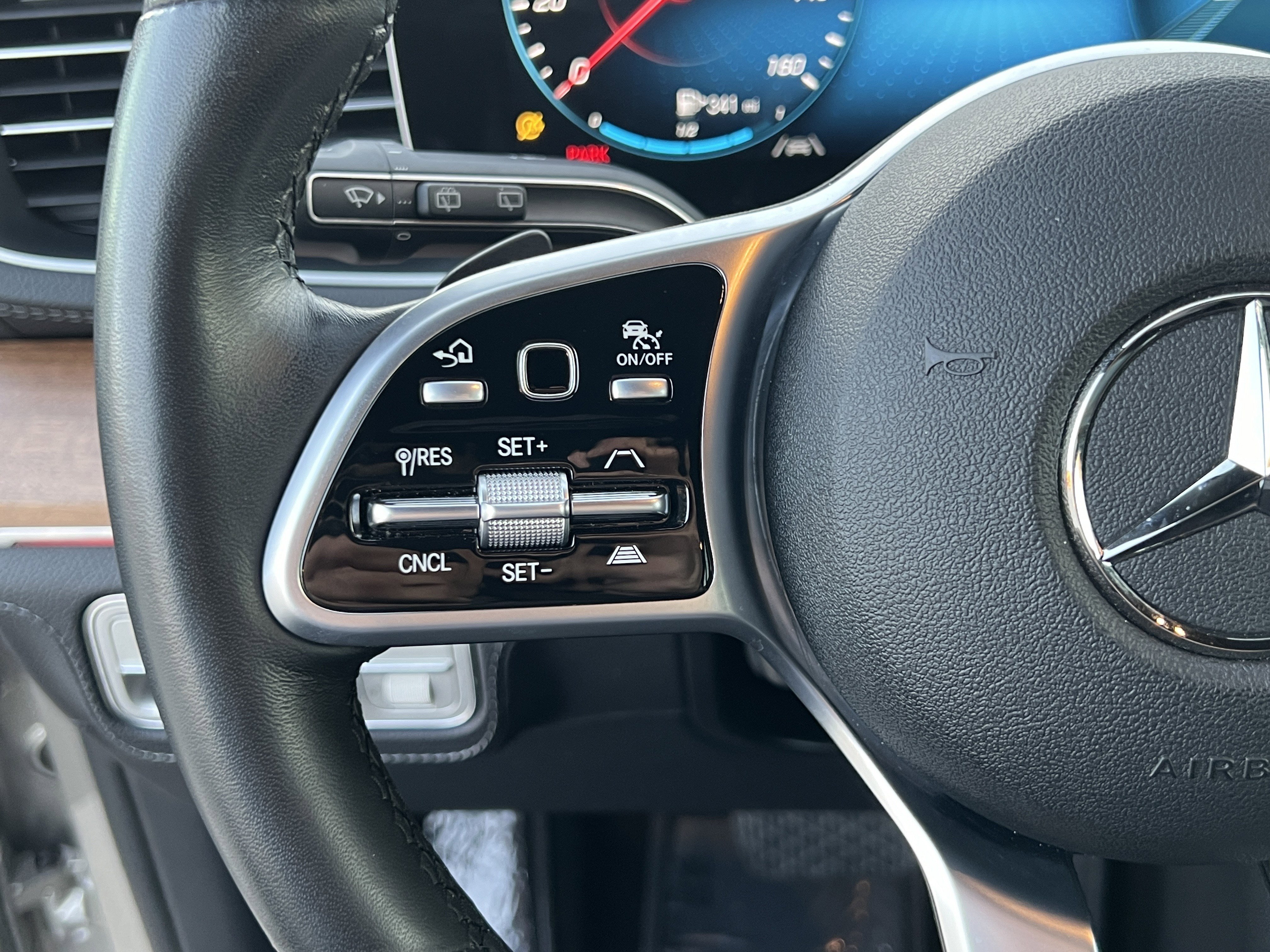 Used 2022 Mercedes-Benz GLS 450 4MATIC image 17