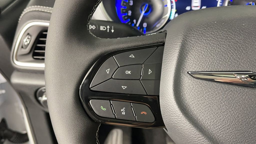 New 2025 Chrysler Pacifica Limited image 27