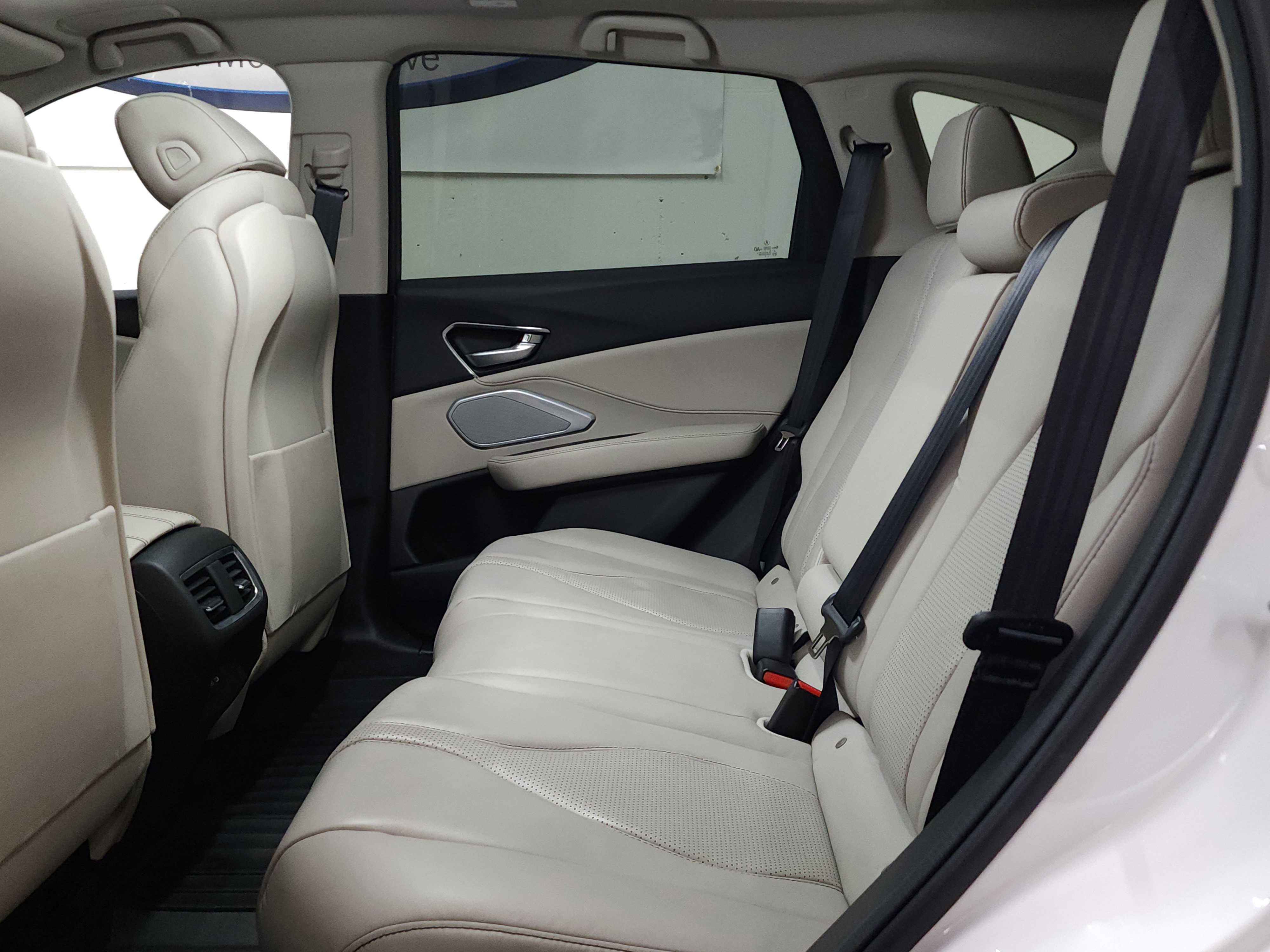 Used 2025 Acura RDX SH-AWD w/ Technology Package image 16