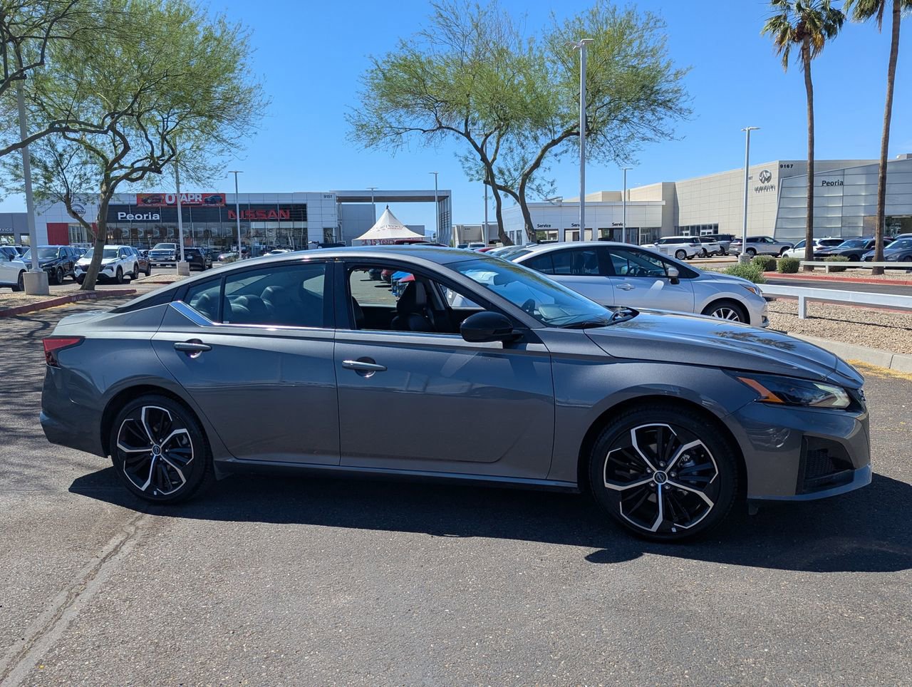 Certified 2025 Nissan Altima 2.5 SR image 6