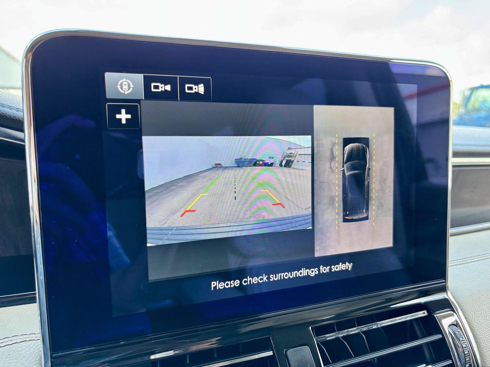 Used 2018 Lincoln Navigator Select AWD/4WD image 3